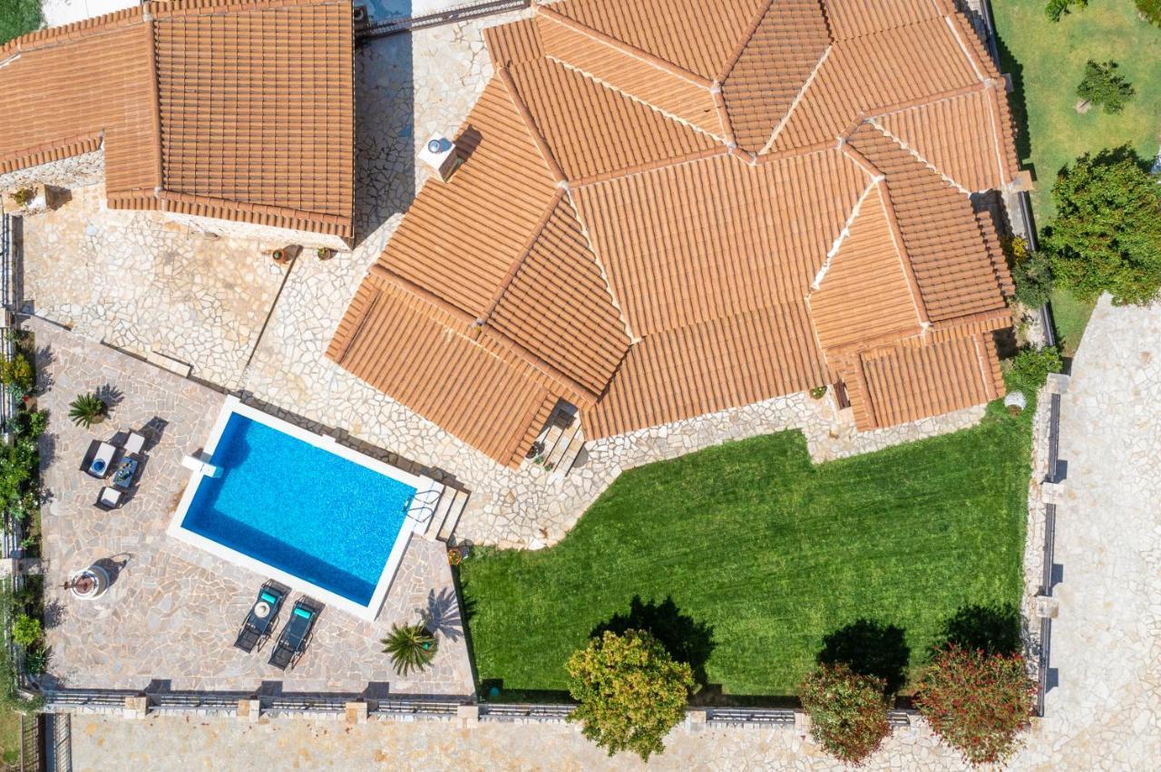 Villa La Isla With Private Pool Mouzákion