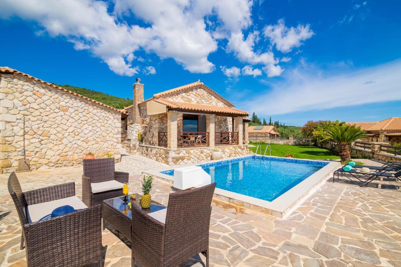 La Isla With Private Pool Villa Mouzákion