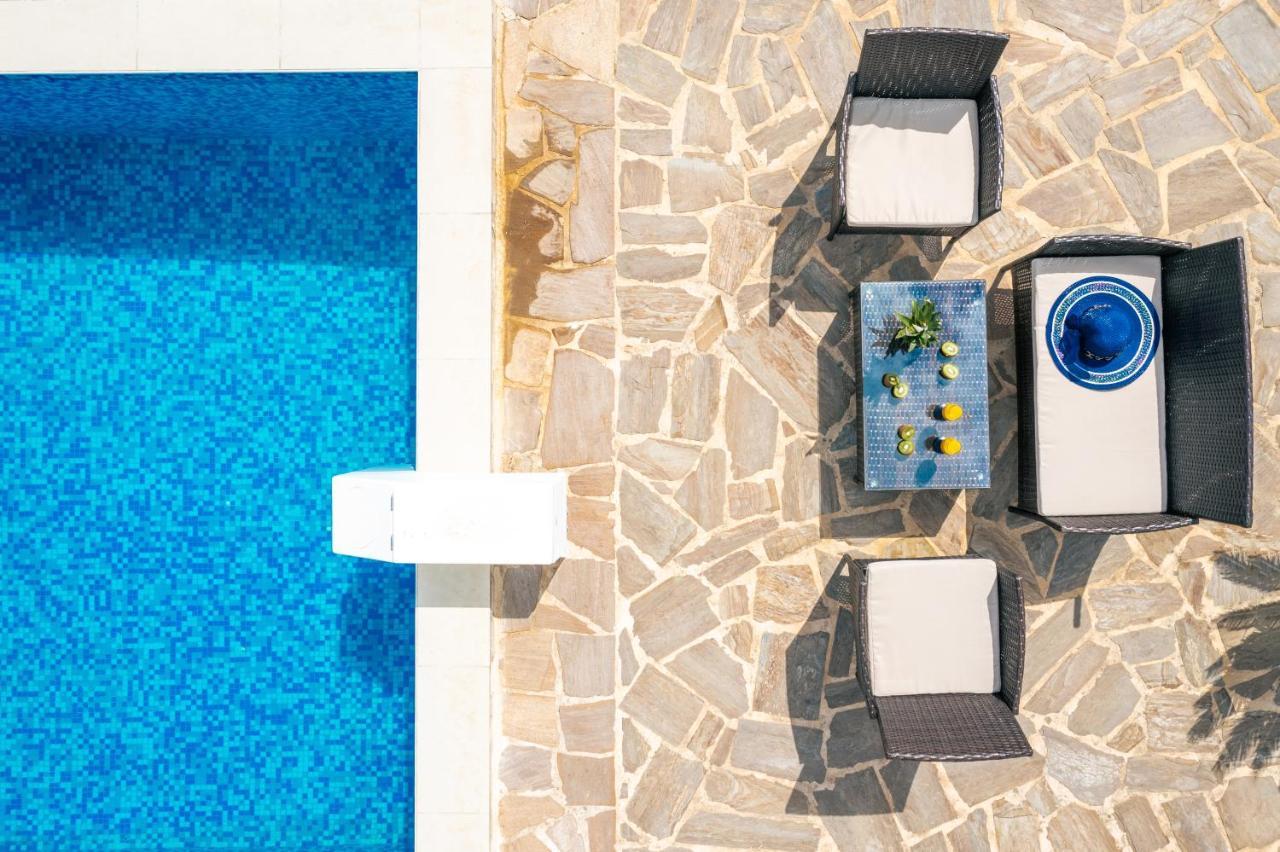 La Isla With Private Pool Villa